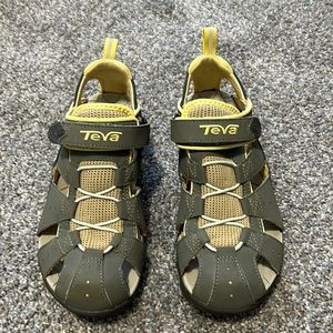 Women’s Teva Deacon Mermaid Hiking/Water Sandals—size 7 (US)/38 (EU)